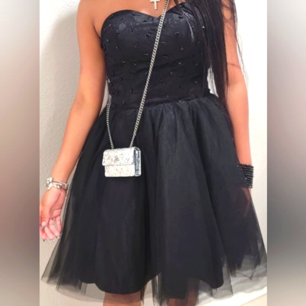 Elegant Black Strapless Dress